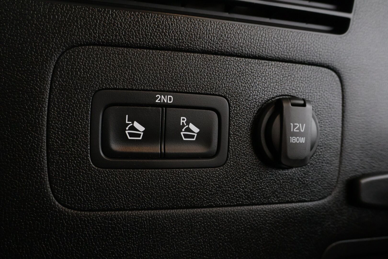 Kia Sorento 2021 1,6 T-GDI Hybrid AWD Business AT 7P - ACC | 7-paikkainen | 1.om Suomi-auto | Nahkaverhoilu | Sähköpenkit | Digimittaristo | P.kamera | Keyless | LED | 2x renkaat aluvantein | Sähkökontti | 