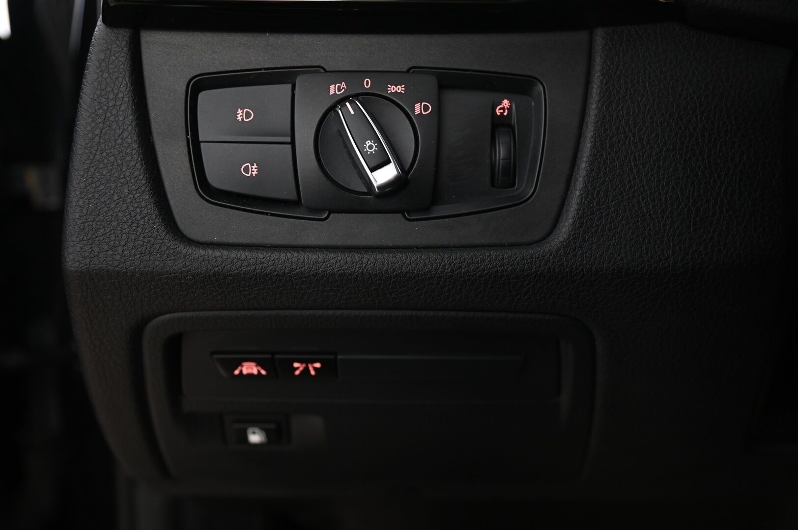 BMW 330 2017 F30 Sedan 330e A Business M-Sport iPerformance**Vossen / Hifit / Proff navi / Shadowline* - *2x renkaat&vanteet*