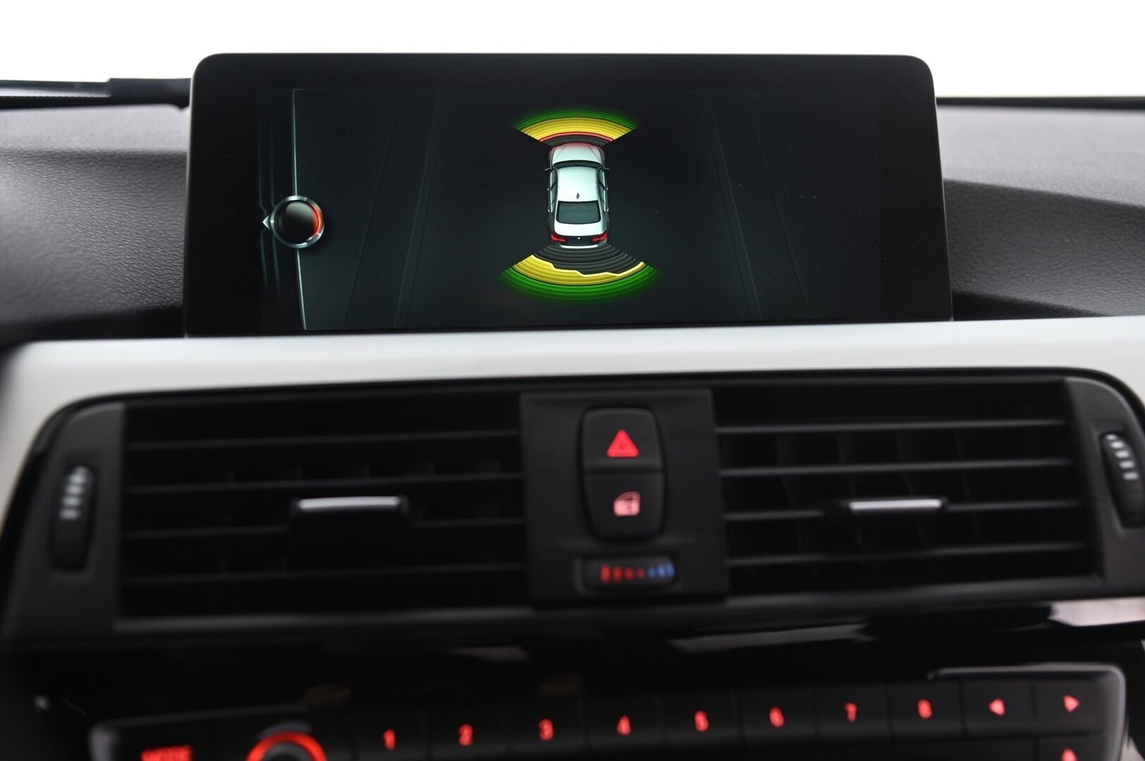 BMW 330 2017 F30 Sedan 330e A Business M-Sport iPerformance**Vossen / Hifit / Proff navi / Shadowline* - *2x renkaat&vanteet*