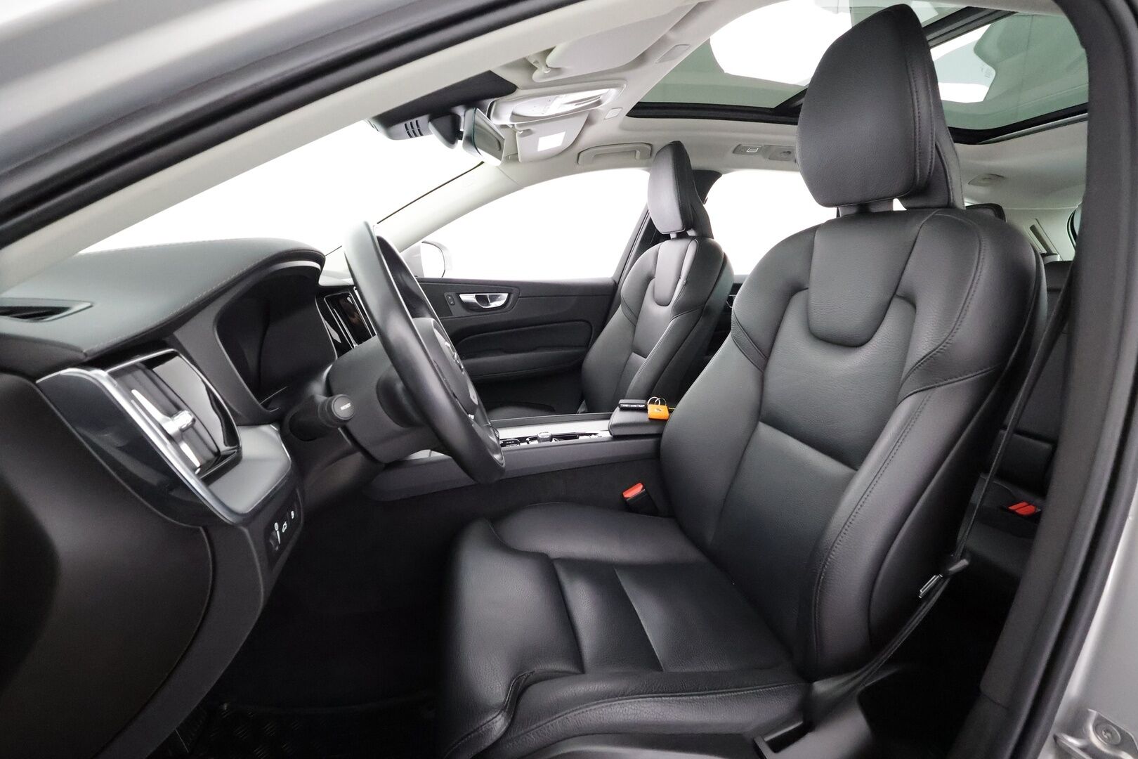 Volvo XC60 2022 T6 TwE AWD Business Inscription aut - | ACC | Webasto | Panorama | Sporttinahat | Muistipenkki | P.kamera | Pilot Assist | Keyless | Lämm. ratti | Sähk. takaluukku | Merkkihuollot |