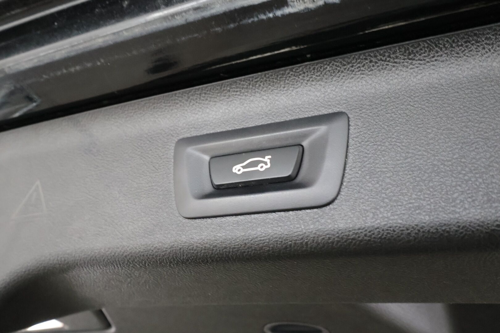 BMW 530 2021 G31 Touring 530e xDrive A Charged Edition * Koukku / Vakkari / P.kamera / Sporttinahat / Navi / LED / Sähköluukku * - 1.Om Suomi-auto / Kahdet renkaat aluvanteilla