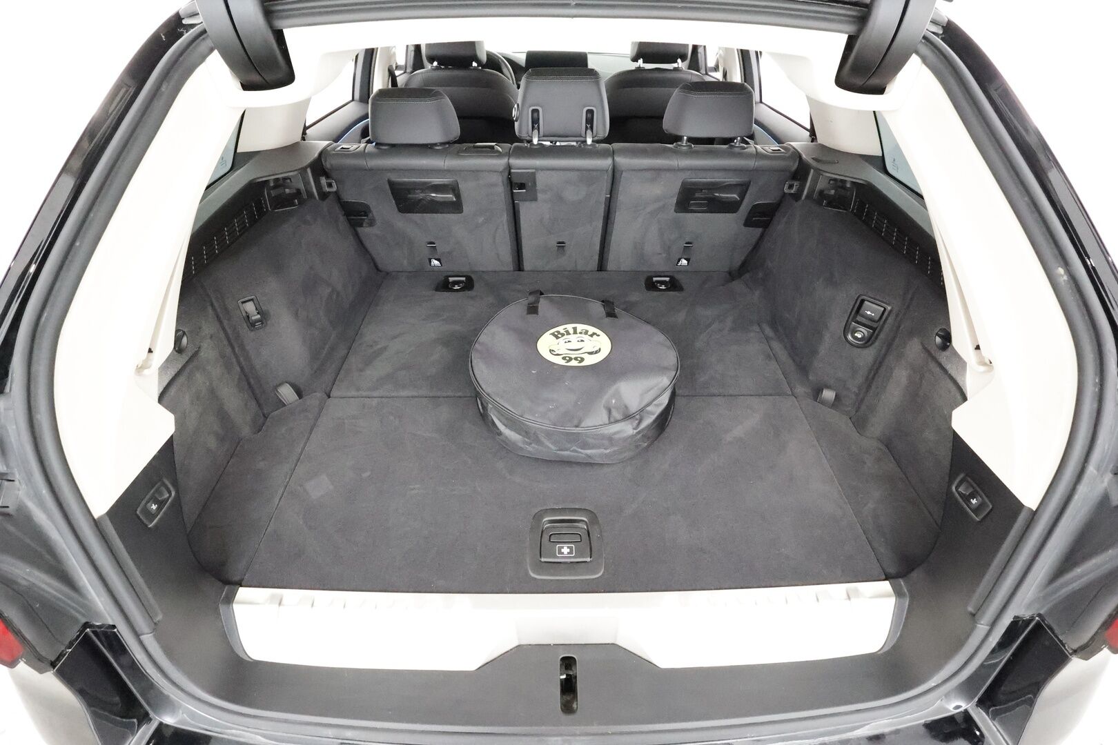 BMW 530 2021 G31 Touring 530e xDrive A Charged Edition * Koukku / Vakkari / P.kamera / Sporttinahat / Navi / LED / Sähköluukku * - 1.Om Suomi-auto / Kahdet renkaat aluvanteilla