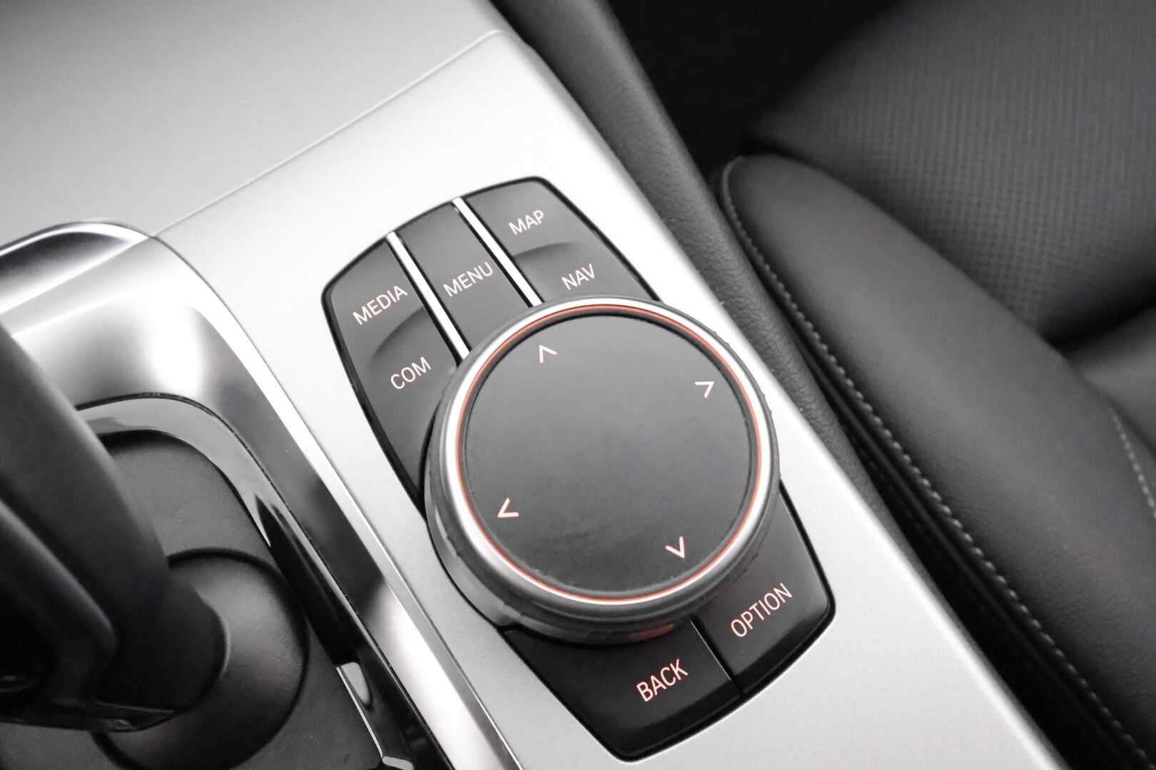 BMW 530 2021 G31 Touring 530e xDrive A Charged Edition * Koukku / Vakkari / P.kamera / Sporttinahat / Navi / LED / Sähköluukku * - 1.Om Suomi-auto / Kahdet renkaat aluvanteilla