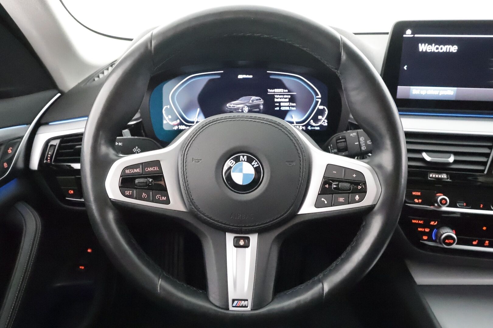 BMW 530 2021 G31 Touring 530e xDrive A Charged Edition * Koukku / Vakkari / P.kamera / Sporttinahat / Navi / LED / Sähköluukku * - 1.Om Suomi-auto / Kahdet renkaat aluvanteilla