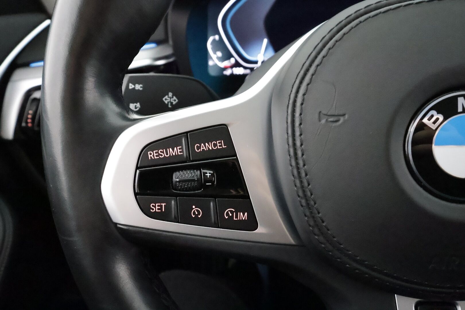 BMW 530 2021 G31 Touring 530e xDrive A Charged Edition * Koukku / Vakkari / P.kamera / Sporttinahat / Navi / LED / Sähköluukku * - 1.Om Suomi-auto / Kahdet renkaat aluvanteilla