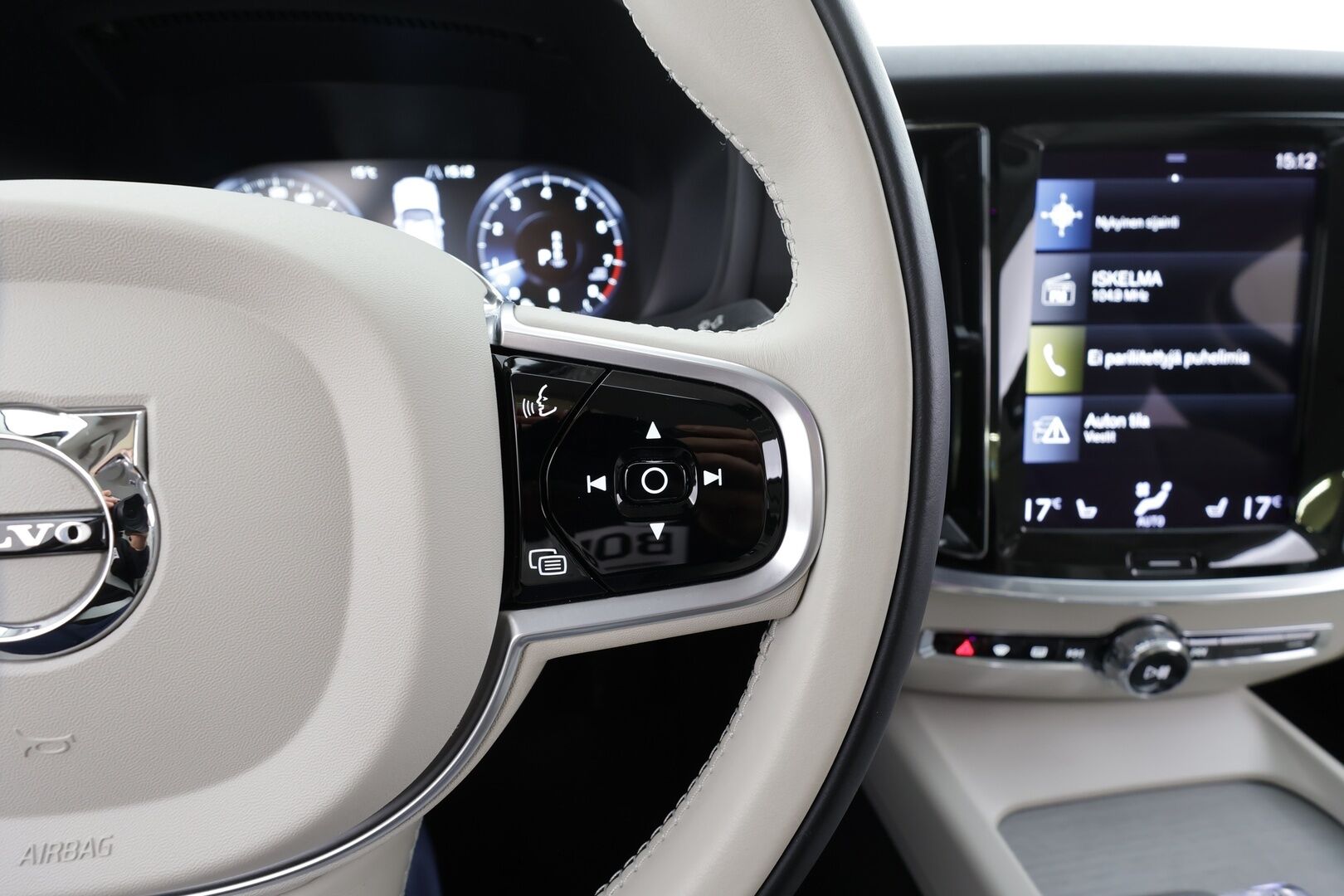 Volvo S60 2021 B5 MHEV Business Inscription aut * Webasto / ACC / Full-LED / P.Kamera / Sportpenkki Muistilla / Navi / Kaistavahti * - 1-om Suomi-auto / Kahdet renkaat / Merkkihuollettu!