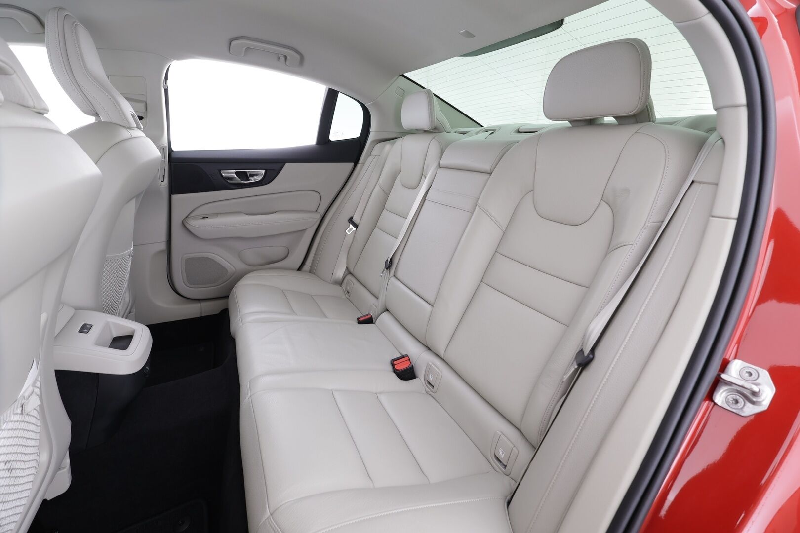 Volvo S60 2021 B5 MHEV Business Inscription aut * Webasto / ACC / Full-LED / P.Kamera / Sportpenkki Muistilla / Navi / Kaistavahti * - 1-om Suomi-auto / Kahdet renkaat / Merkkihuollettu!