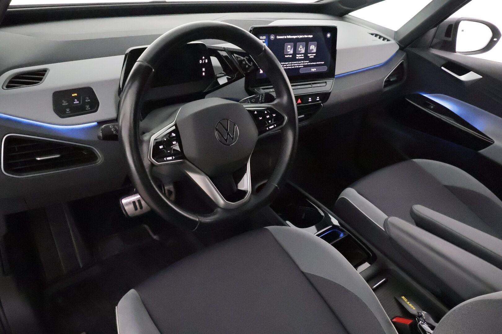 Volkswagen ID.3 2021 Pro S Tour 150 kW, akku 77 kWh **Adapt.vakkari / 360.kamera / Lämpöpumppu / Matrix LED / Digimittaristo / KeylessGo** - 1.Om Suomi-auto / Akku kuntotarkastettu / Kahdet renkaat aluvanteilla 