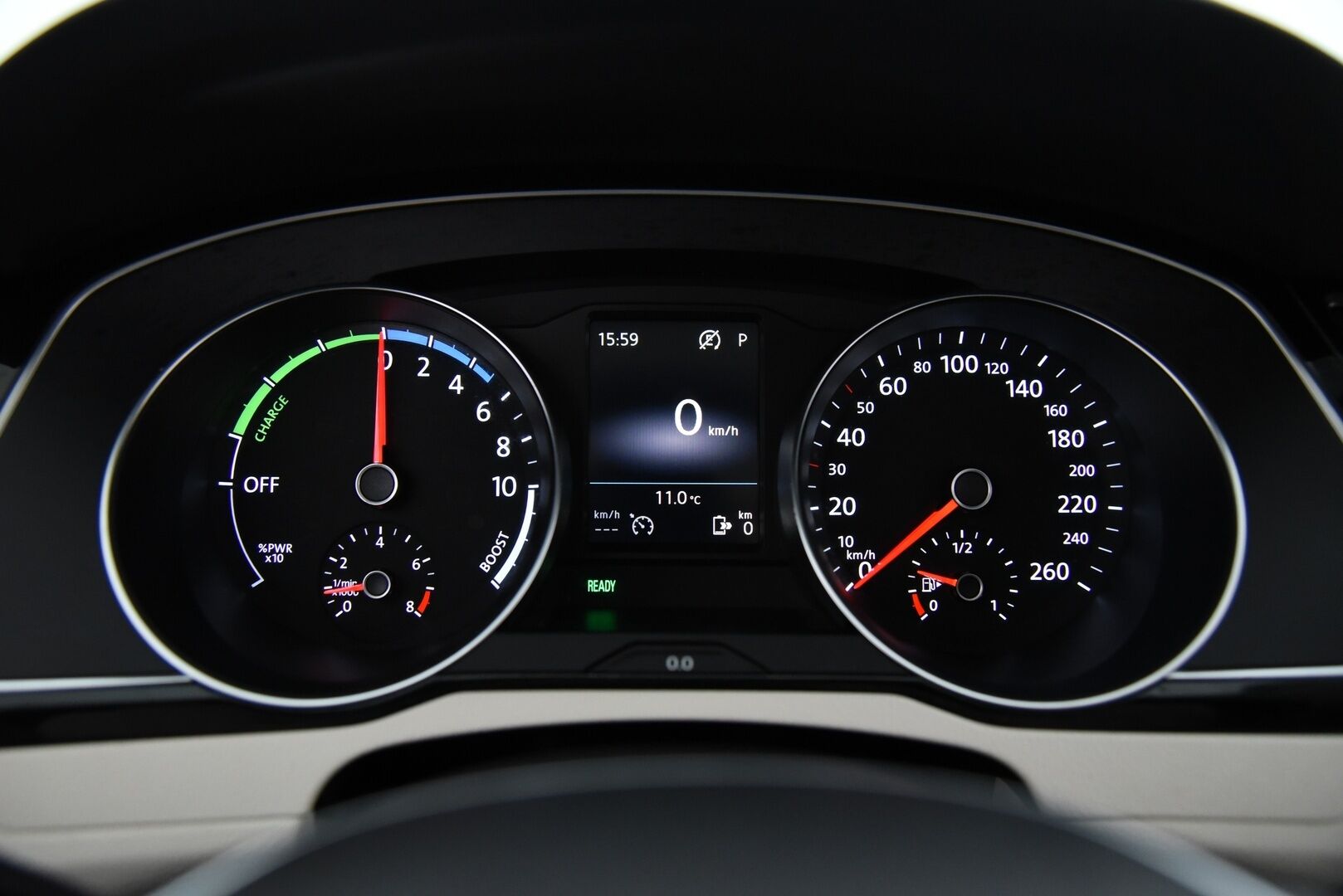 Volkswagen Passat 2018 Variant GTE Plug-In Hybrid 160 kW DSG-aut. / ACC / Dynamic LED / Webasto / P-kamera / Koukku / Ambiente / Nappanahat / - Merkkiliikkeen huoltohistoria / Vaaleat täysnahat / Sähkökontti / Huippu varusteltu! 