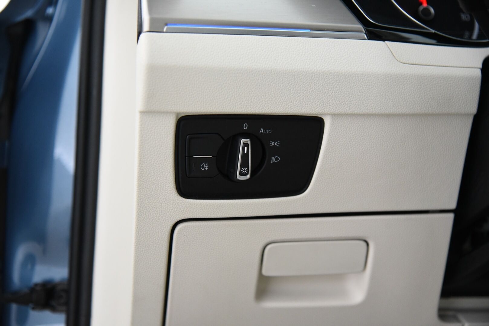 Volkswagen Passat 2018 Variant GTE Plug-In Hybrid 160 kW DSG-aut. / ACC / Dynamic LED / Webasto / P-kamera / Koukku / Ambiente / Nappanahat / - Merkkiliikkeen huoltohistoria / Vaaleat täysnahat / Sähkökontti / Huippu varusteltu! 