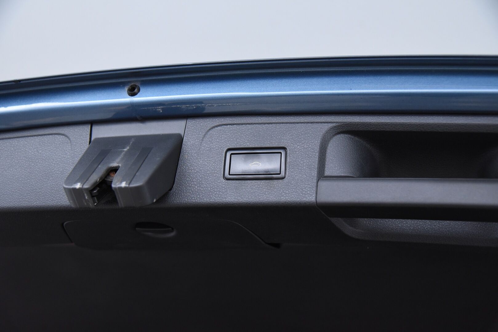 Volkswagen Passat 2018 Variant GTE Plug-In Hybrid 160 kW DSG-aut. / ACC / Dynamic LED / Webasto / P-kamera / Koukku / Ambiente / Nappanahat / - Merkkiliikkeen huoltohistoria / Vaaleat täysnahat / Sähkökontti / Huippu varusteltu! 