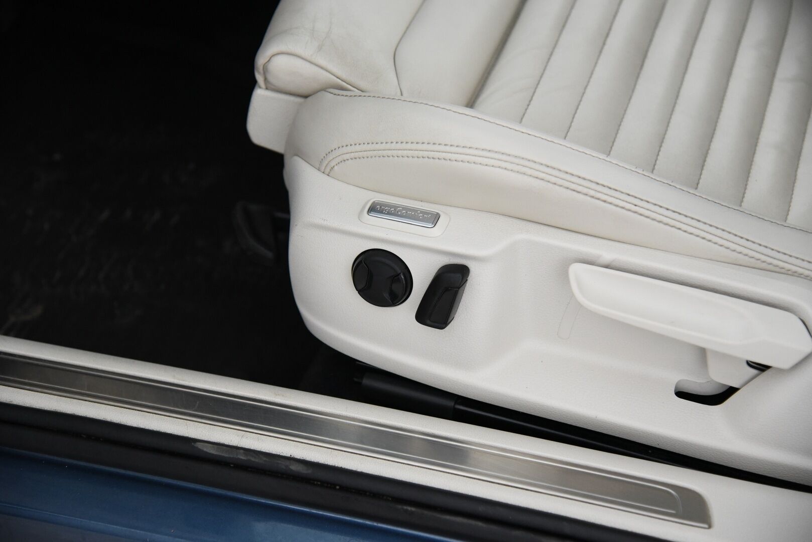 Volkswagen Passat 2018 Variant GTE Plug-In Hybrid 160 kW DSG-aut. / ACC / Dynamic LED / Webasto / P-kamera / Koukku / Ambiente / Nappanahat / - Merkkiliikkeen huoltohistoria / Vaaleat täysnahat / Sähkökontti / Huippu varusteltu! 