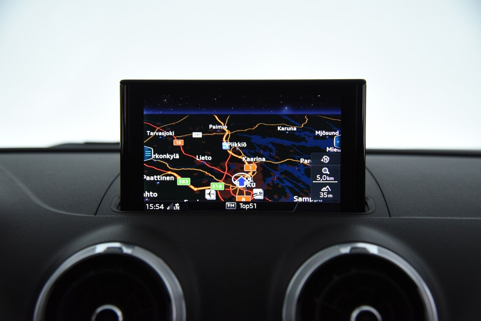 Audi A3 2018 Sportback 1,4 TFSI e-tron S tronic / Digimittaristo / S-Line Sisäpaketti / MMI+ / Keyless / P-Tutkat / Kaukovaloautomatiikka - Flatbottom S-Line ohjauspyörä / Hihna tehty!