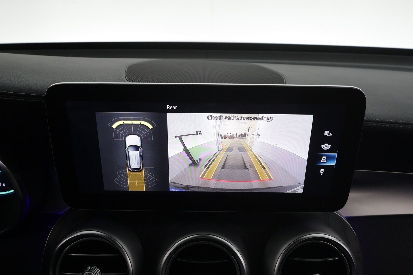 Mercedes-Benz GLC 2022 300 e 4MATIC A Business AMG EQ Power * Distronic+ / P.kamera / Multibeam / Koukku / Muistipenkit / Midline * - Suomi-auto / Kahdet renkaat aluvanteilla