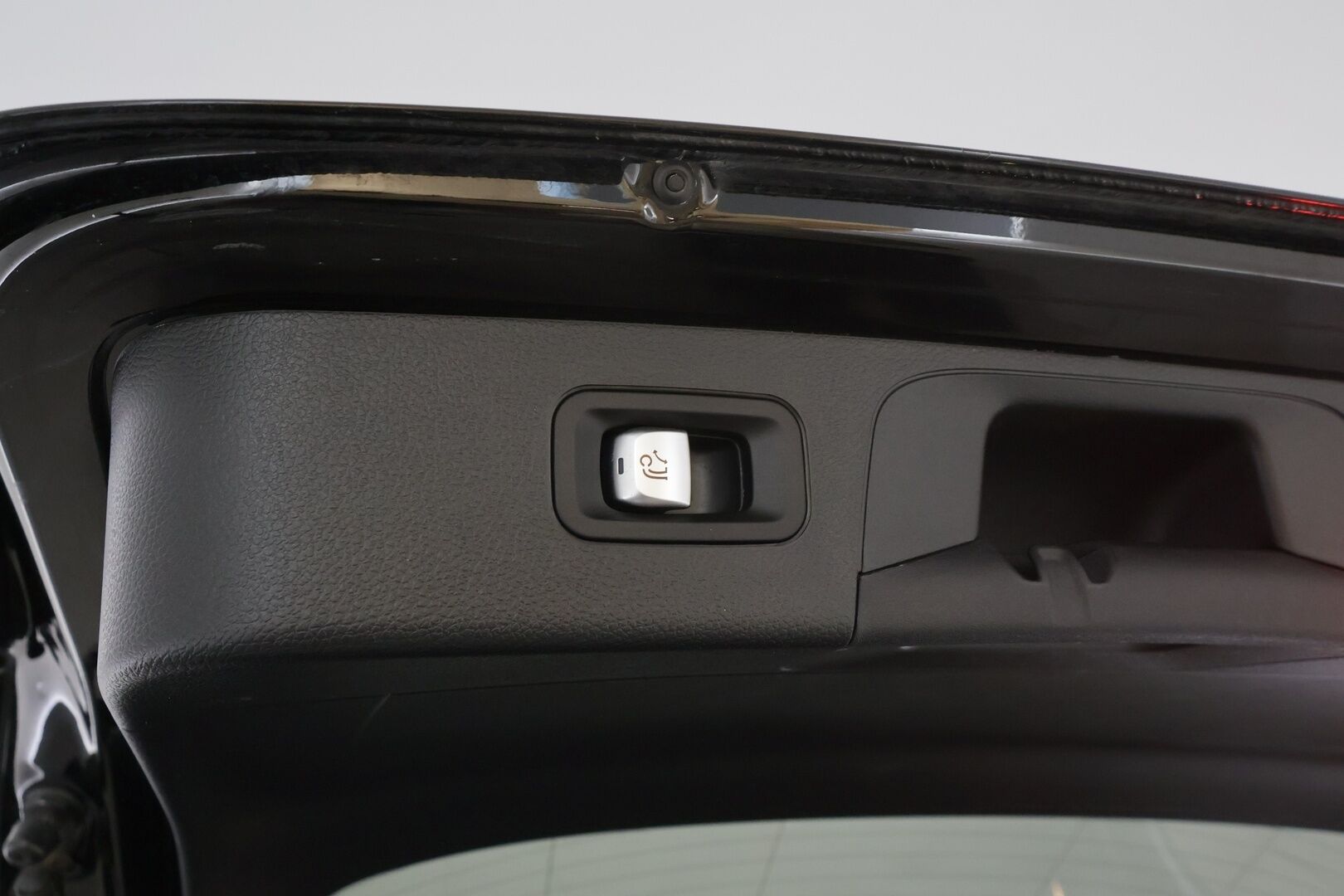 Mercedes-Benz GLC 2022 300 e 4MATIC A Business AMG EQ Power * Distronic+ / P.kamera / Multibeam / Koukku / Muistipenkit / Midline * - Suomi-auto / Kahdet renkaat aluvanteilla