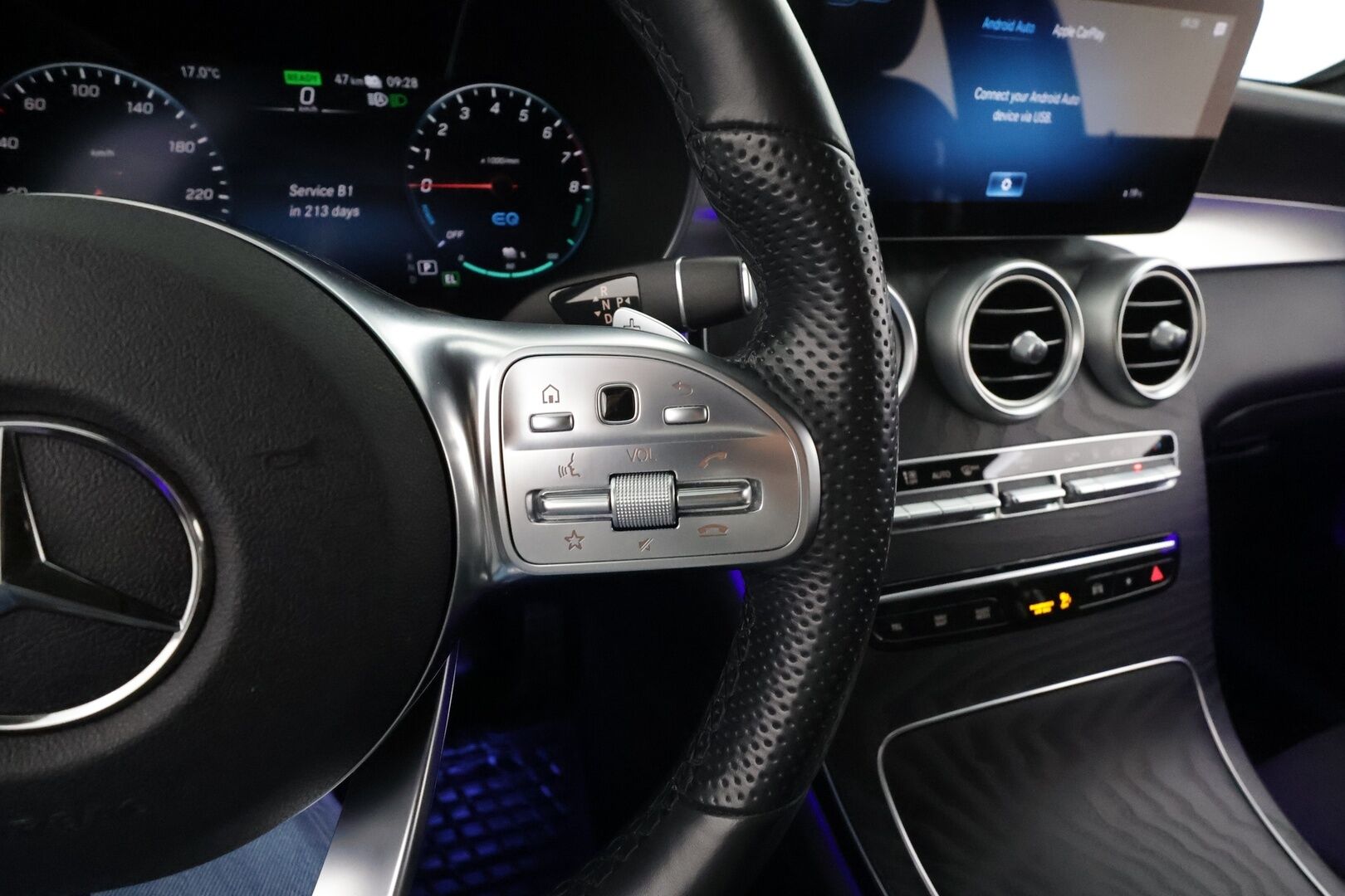 Mercedes-Benz GLC 2022 300 e 4MATIC A Business AMG EQ Power * Distronic+ / P.kamera / Multibeam / Koukku / Muistipenkit / Midline * - Suomi-auto / Kahdet renkaat aluvanteilla