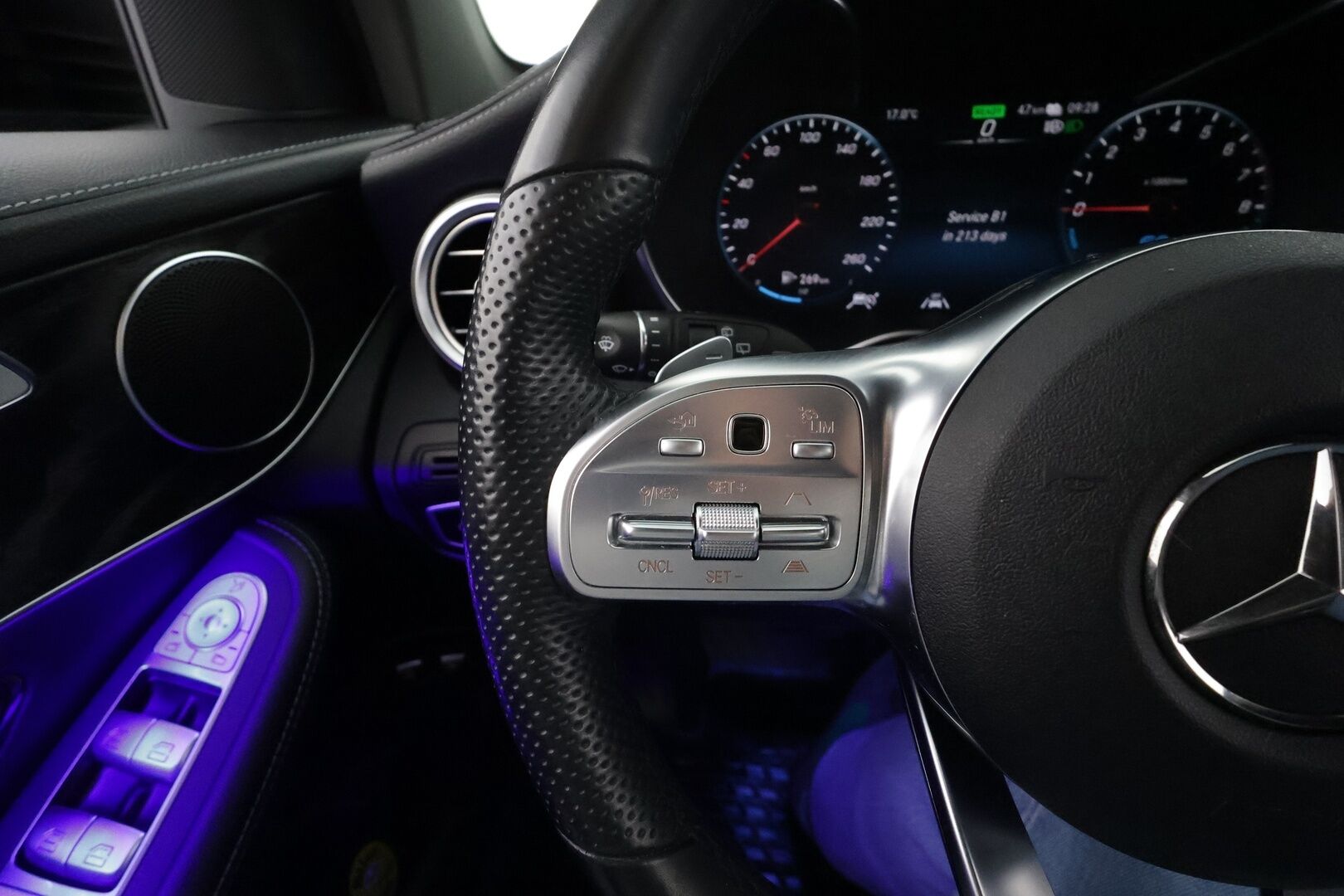 Mercedes-Benz GLC 2022 300 e 4MATIC A Business AMG EQ Power * Distronic+ / P.kamera / Multibeam / Koukku / Muistipenkit / Midline * - Suomi-auto / Kahdet renkaat aluvanteilla