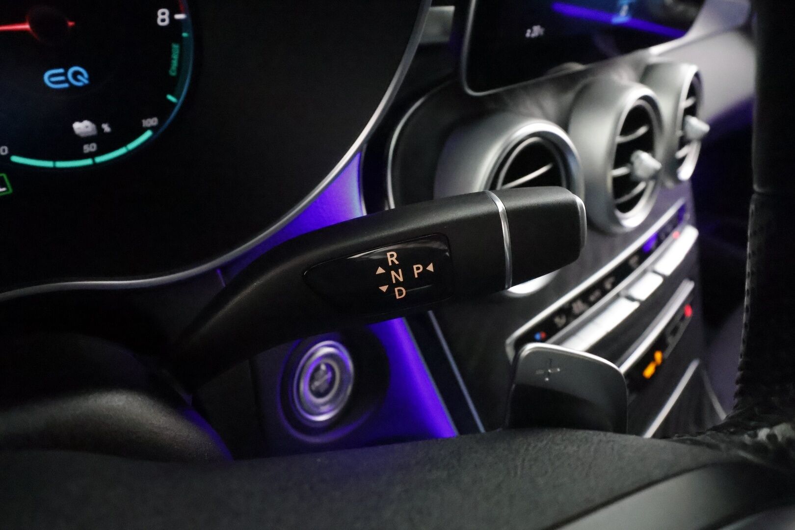 Mercedes-Benz GLC 2022 300 e 4MATIC A Business AMG EQ Power * Distronic+ / P.kamera / Multibeam / Koukku / Muistipenkit / Midline * - Suomi-auto / Kahdet renkaat aluvanteilla