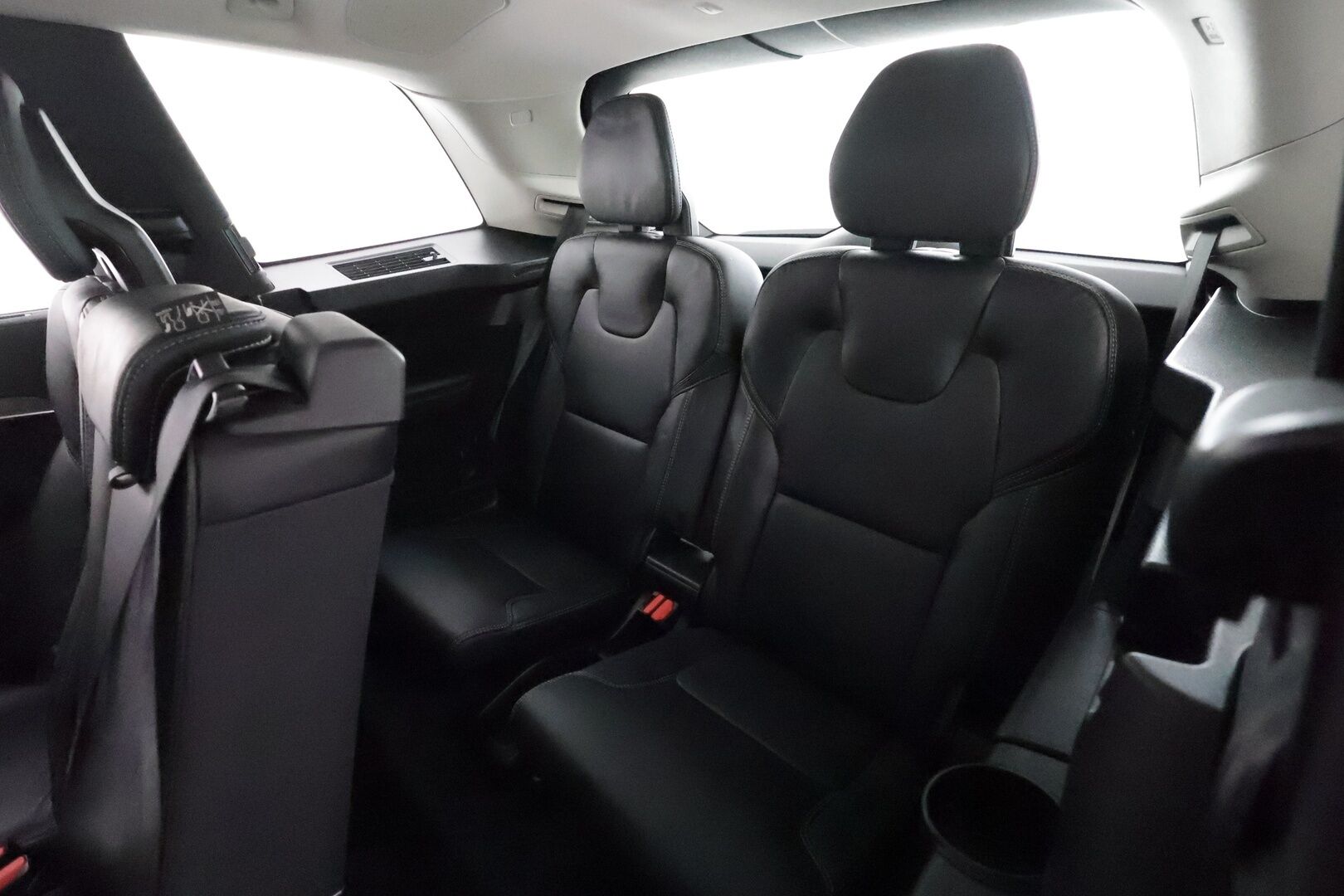 Volvo XC90 2022 T8 TwE AWD Inscription aut ** 1-Om Suomi auto / Adapt.vakkari / Full LED / 7p / Pa- lisälämmitin / H&K / 360 kamera / Panorama - 2,99 % KORKOTARJOUS TÄHÄN AUTOON - Keyless / Apple&Android / Sporttiset muistipenkit / Digimittari