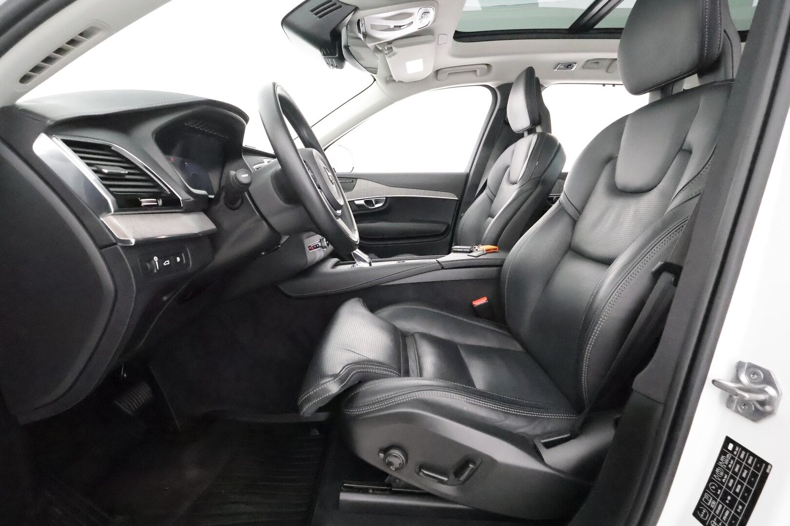 Volvo XC90 2022 T8 TwE AWD Inscription aut ** 1-Om Suomi auto / Adapt.vakkari / Full LED / 7p / Pa- lisälämmitin / H&K / 360 kamera / Panorama - 2,99 % KORKOTARJOUS TÄHÄN AUTOON - Keyless / Apple&Android / Sporttiset muistipenkit / Digimittari
