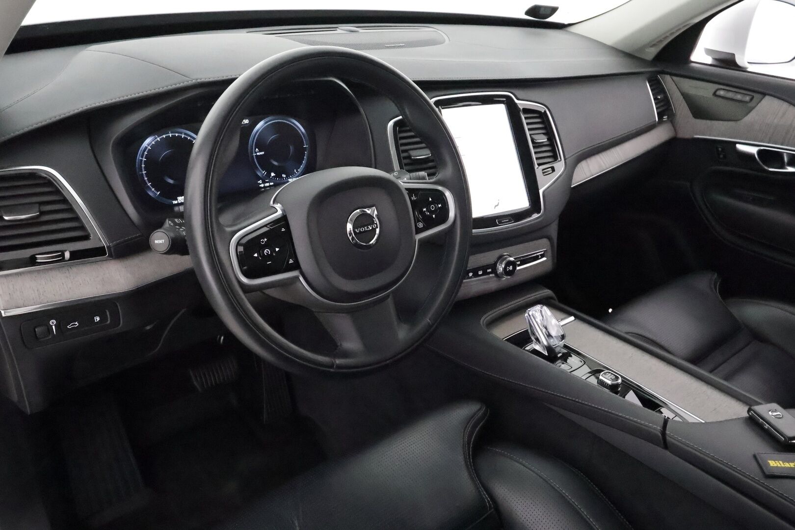 Volvo XC90 2022 T8 TwE AWD Inscription aut ** 1-Om Suomi auto / Adapt.vakkari / Full LED / 7p / Pa- lisälämmitin / H&K / 360 kamera / Panorama - 2,99 % KORKOTARJOUS TÄHÄN AUTOON - Keyless / Apple&Android / Sporttiset muistipenkit / Digimittari