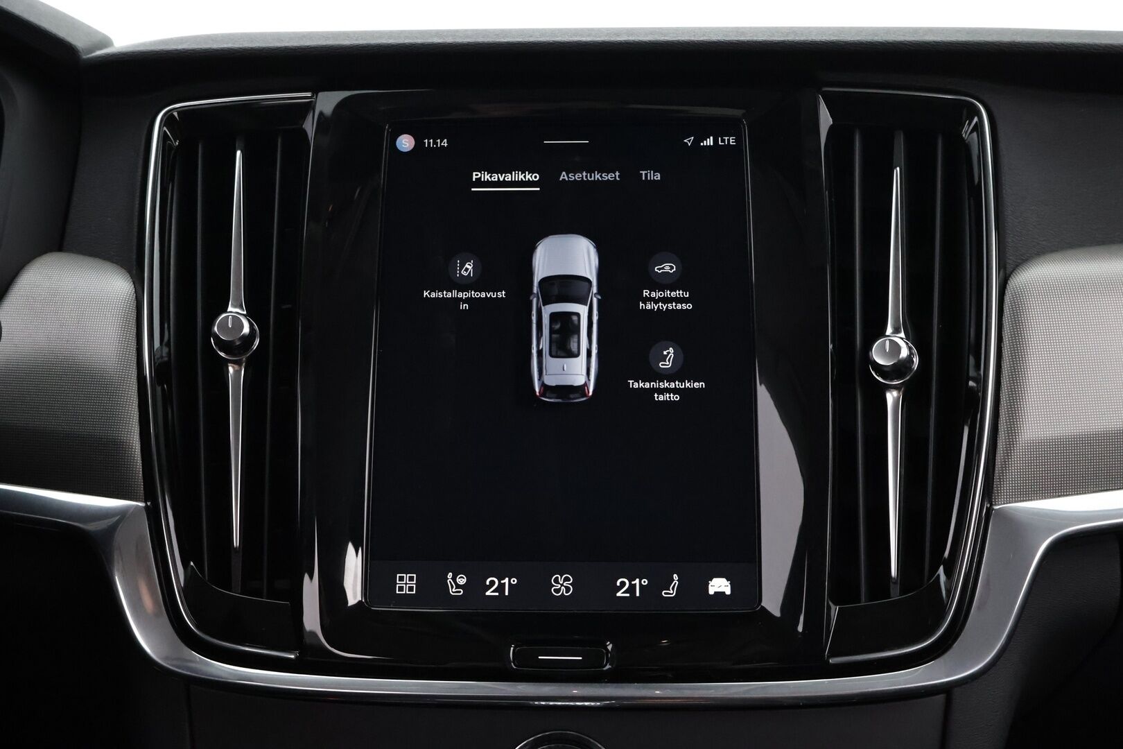 Volvo V90 2022 B4 D-MHEV Momentum aut - Suomiauto | Facelift | Webasto | ACC | Vetokoukku | Pilot Assist | Peruutuskamera | High Perf Audio | Adapt.LED | Puolinahat | Navi | Apple&Android!