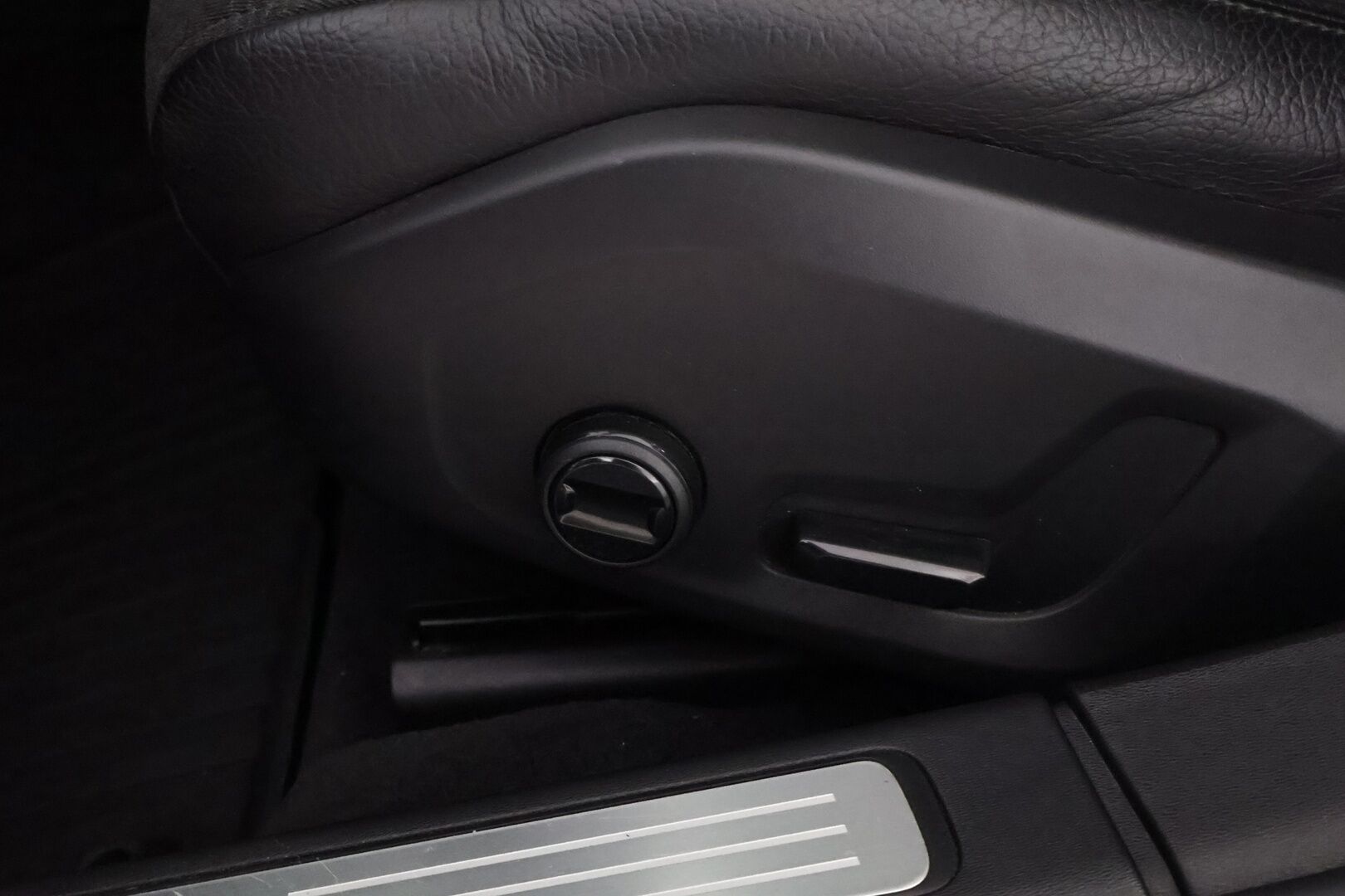 Volvo V90 2022 B4 D-MHEV Momentum aut - Suomiauto | Facelift | Webasto | ACC | Vetokoukku | Pilot Assist | Peruutuskamera | High Perf Audio | Adapt.LED | Puolinahat | Navi | Apple&Android!
