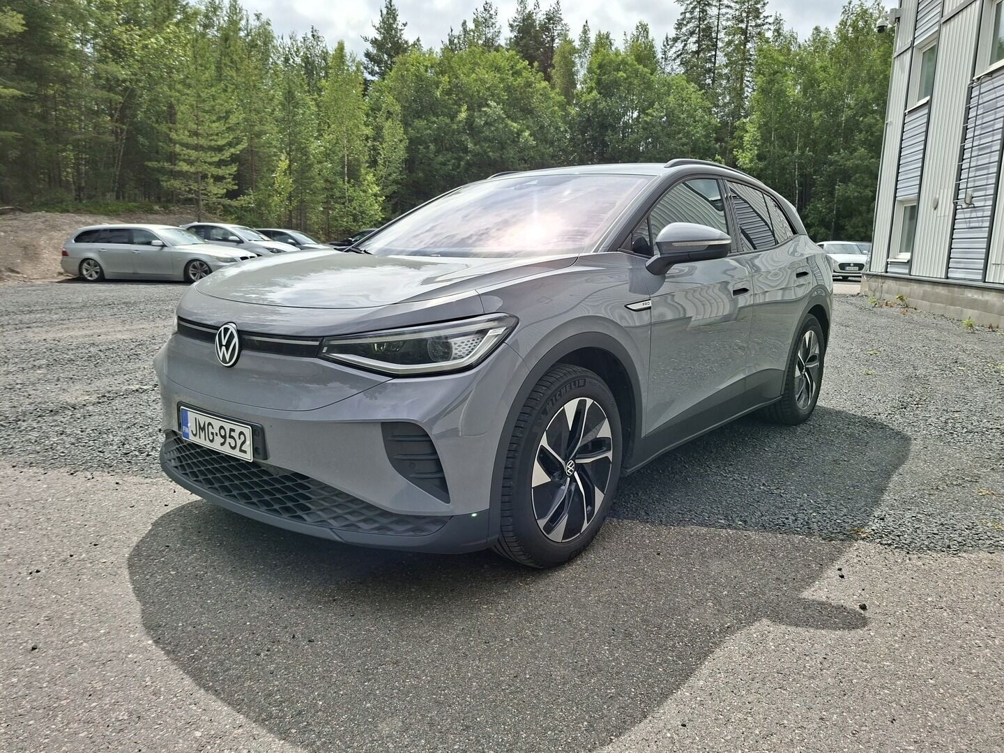 Volkswagen ID.4 2021 Pro Performance 150 kW **Lämpöpumppu / Koukku / Adapt.Vakkari / Matrix-LED / P.kamera / Hierovat Sportpenkit Muistilla** - 1-om Suomi-auto / 2x Latauskaapelit / Kahdet Renkaat