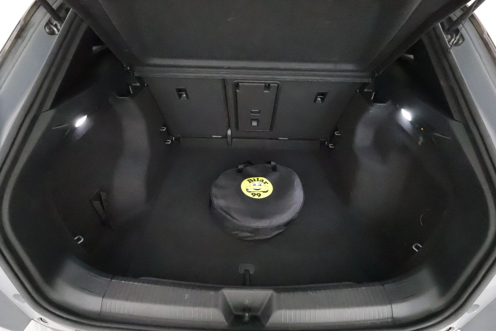 Volkswagen ID.4 2021 Pro Performance 150 kW **Lämpöpumppu / Koukku / Adapt.Vakkari / Matrix-LED / P.kamera / Hierovat Sportpenkit Muistilla** - 1-om Suomi-auto / Akku kuntotarkastettu /  2x Latauskaapelit / Kahdet Renkaat