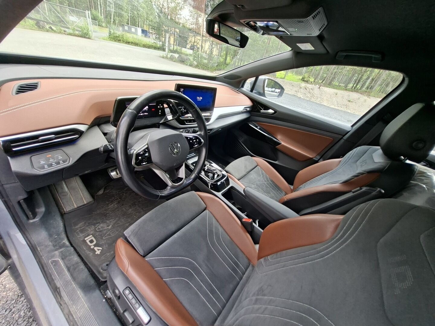 Volkswagen ID.4 2021 Pro Performance 150 kW **Lämpöpumppu / Koukku / Adapt.Vakkari / Matrix-LED / P.kamera / Hierovat Sportpenkit Muistilla** - 1-om Suomi-auto / 2x Latauskaapelit / Kahdet Renkaat