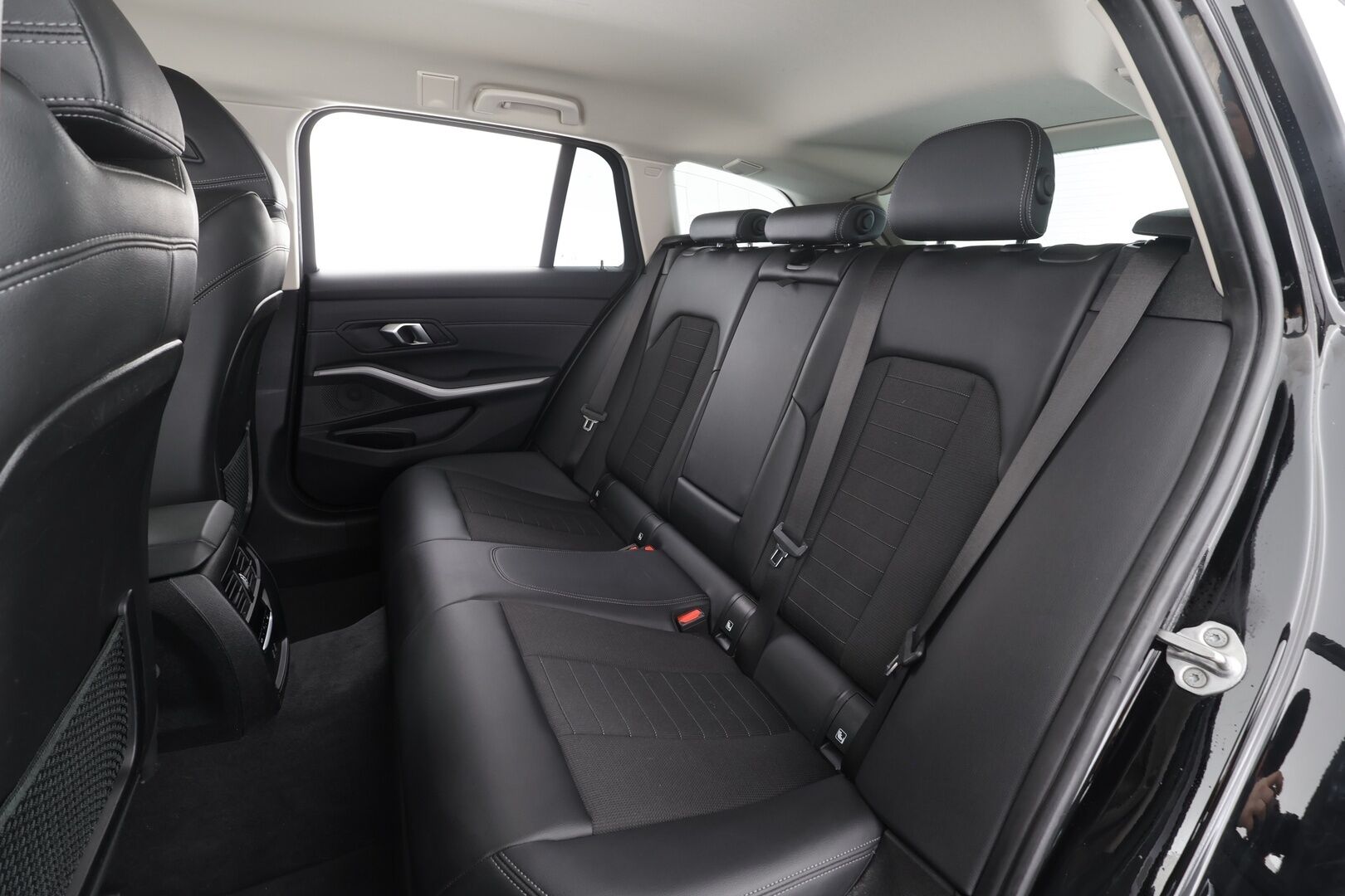 BMW 320 2021 G21 Touring 320d A Business MHEV * Vakkari / HIFi / puolinahat sporttipenkit / P.tutkat / Lohko * - 1.Om suomi-auto / Merkkihuollettu / Kahdet renkaat