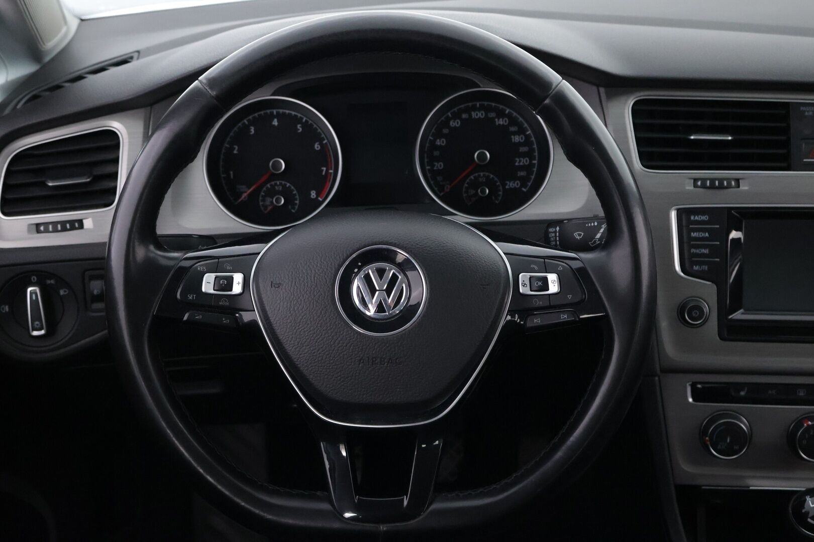 Volkswagen Golf 2015 Variant Comfortline 1,4 TGI 81 kW - Adapt.Vakkari | Ilmastointi | Bluetooth |  2x renkaat & vanteet |