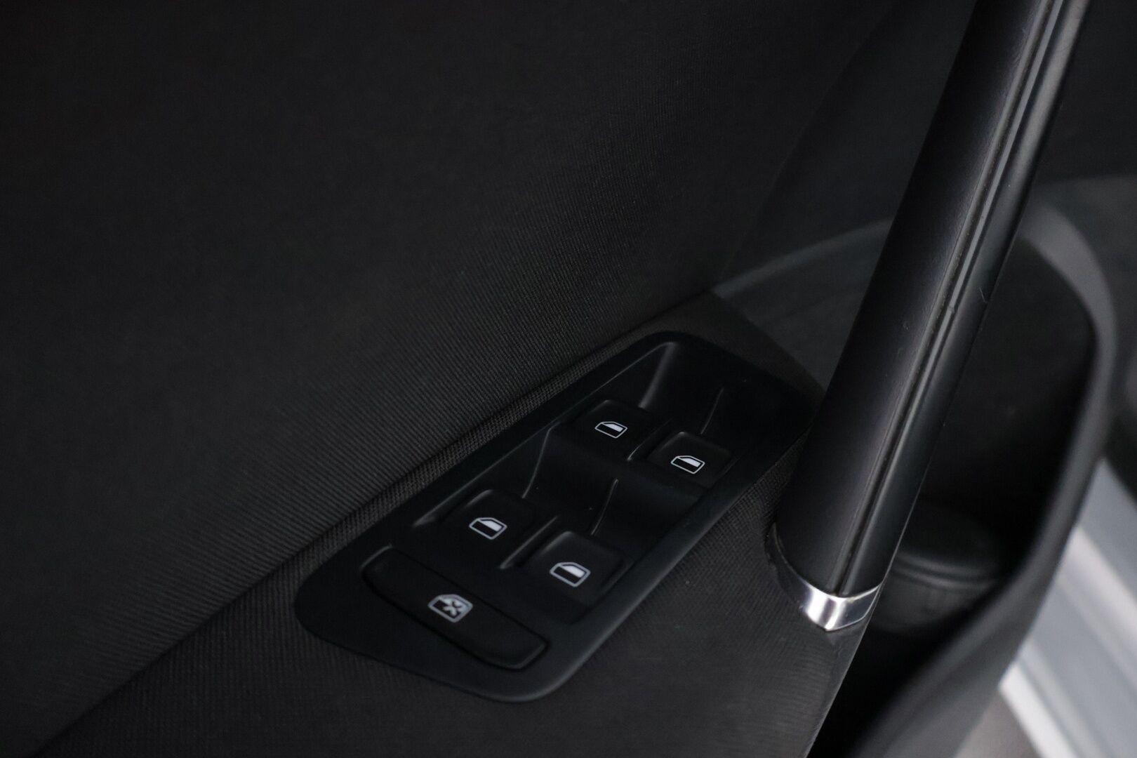 Volkswagen Golf 2015 Variant Comfortline 1,4 TGI 81 kW - Adapt.Vakkari | Ilmastointi | Bluetooth |  2x renkaat & vanteet |