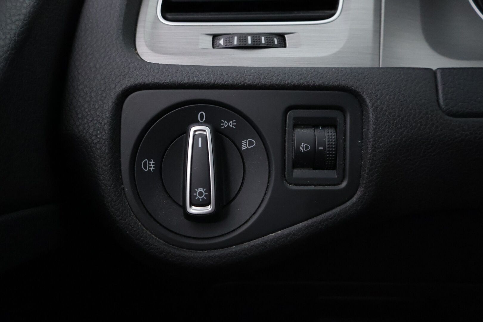 Volkswagen Golf 2015 Variant Comfortline 1,4 TGI 81 kW - Adapt.Vakkari | Ilmastointi | Bluetooth |  2x renkaat & vanteet |
