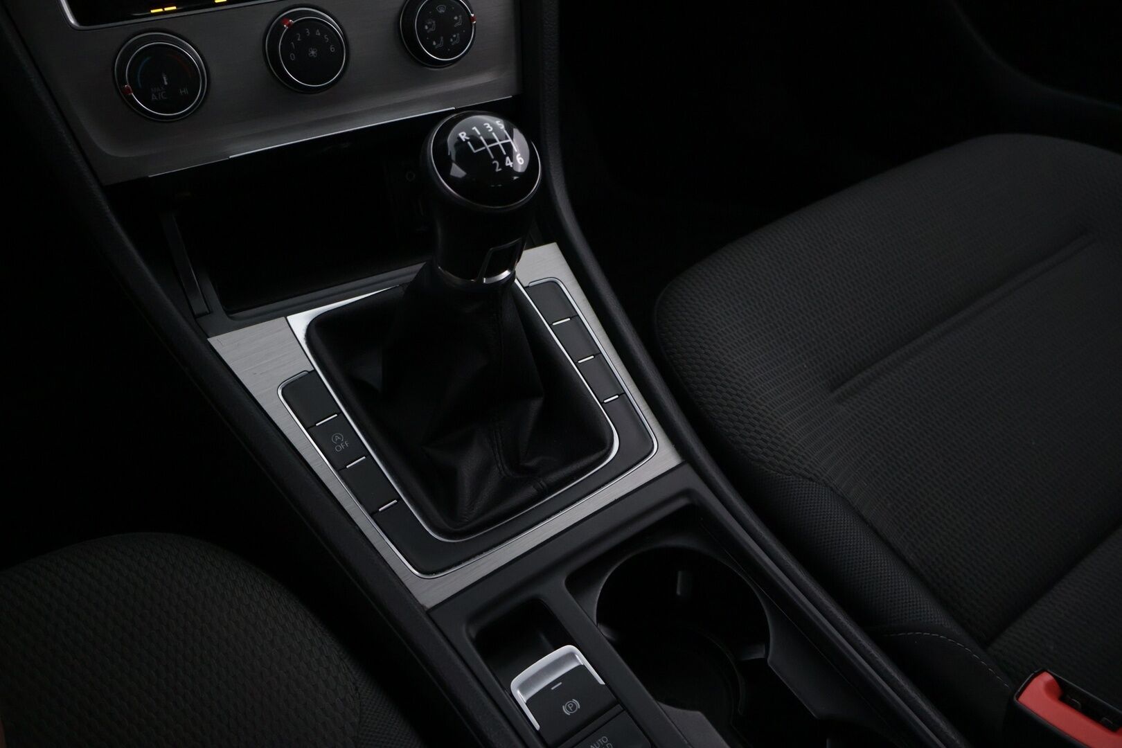 Volkswagen Golf 2015 Variant Comfortline 1,4 TGI 81 kW - Adapt.Vakkari | Ilmastointi | Bluetooth |  2x renkaat & vanteet |