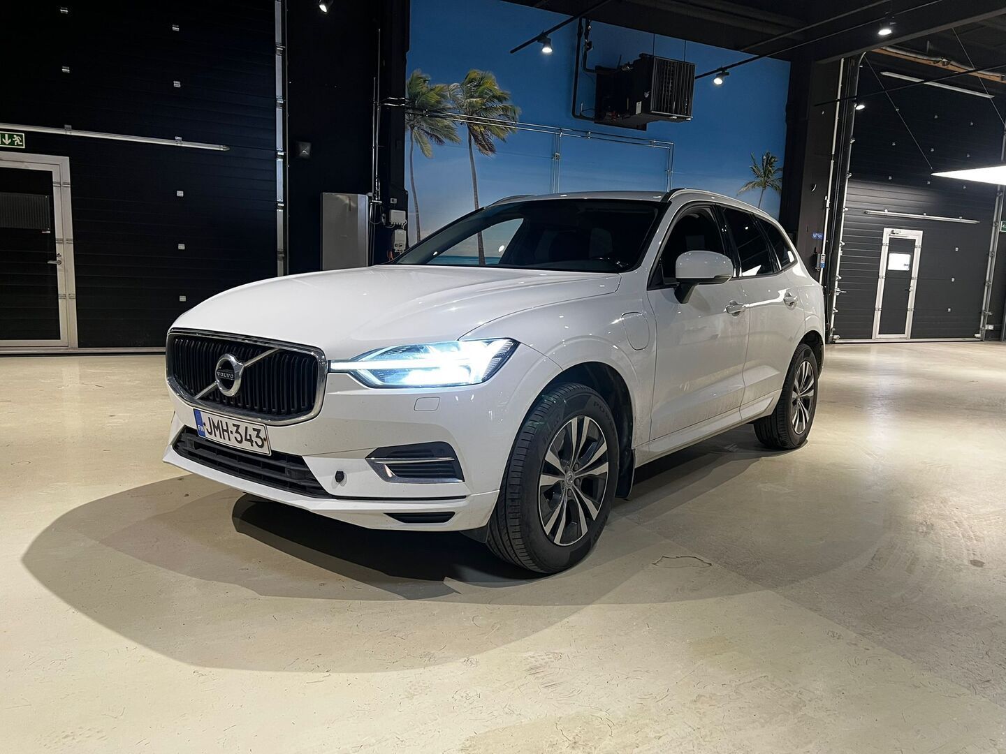 Volvo XC60 2019 T8 TwE AWD Momentum aut - Webasto / Adapt.Vakkari / Panorama / Vetokoukku / High Perf Audio / Lohko & Sisäp. / Ratinlämmitys / Juuri tullut!