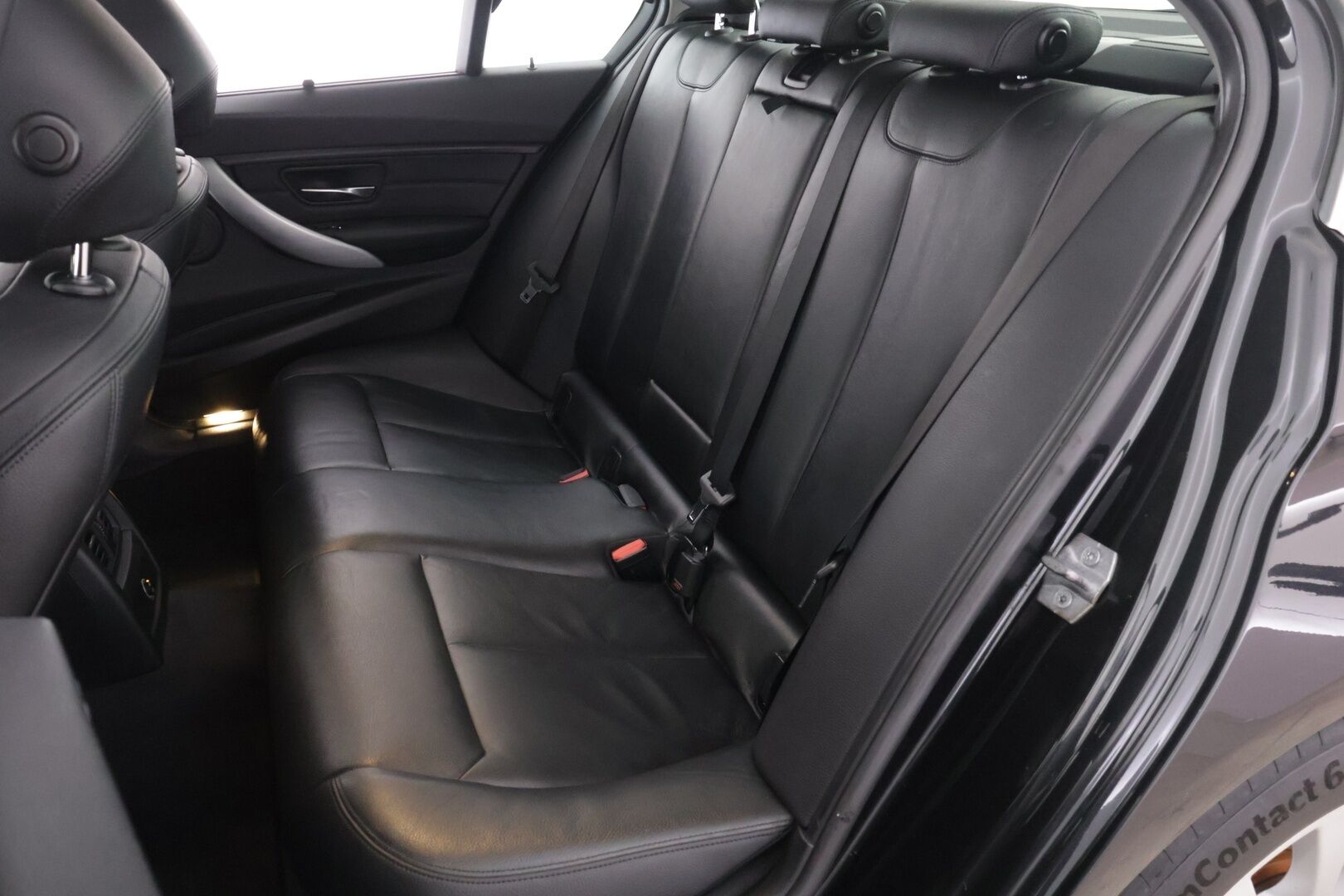 BMW 330 2016 e F30 Sedan A - ** Vakkari / HUD / H&K / Nahat / Blis / 270-kamera **