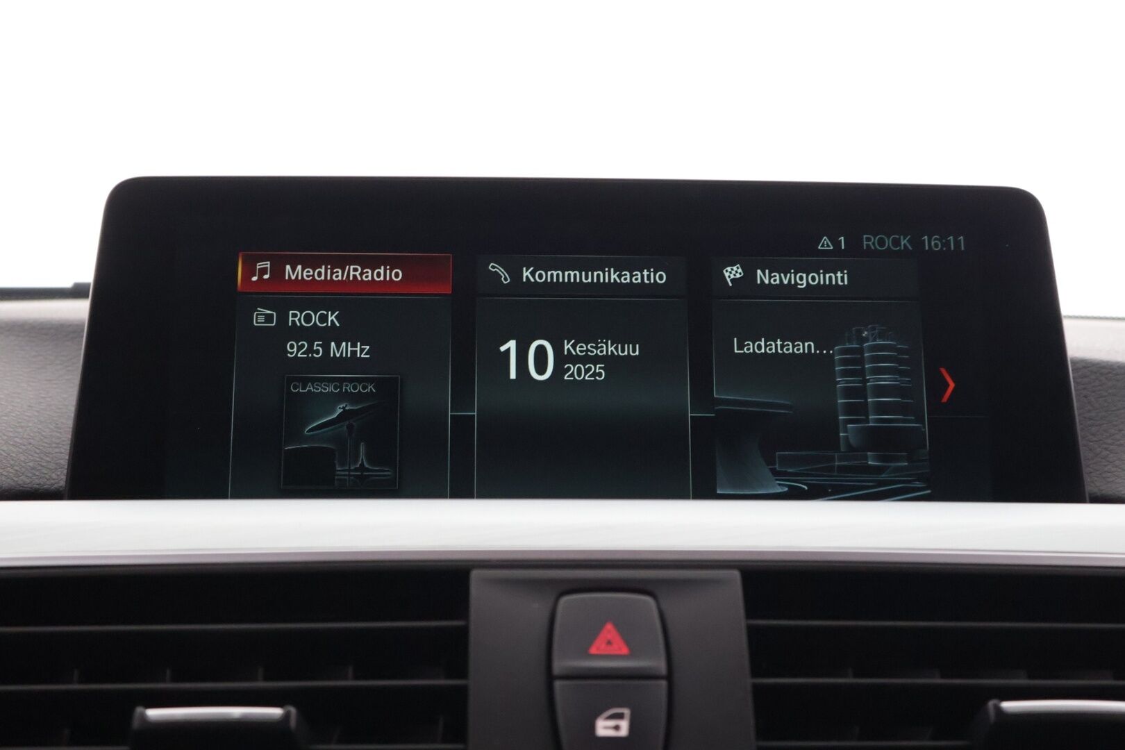 BMW 330 2016 e F30 Sedan A - ** Vakkari / HUD / H&K / Nahat / Blis / 270-kamera **