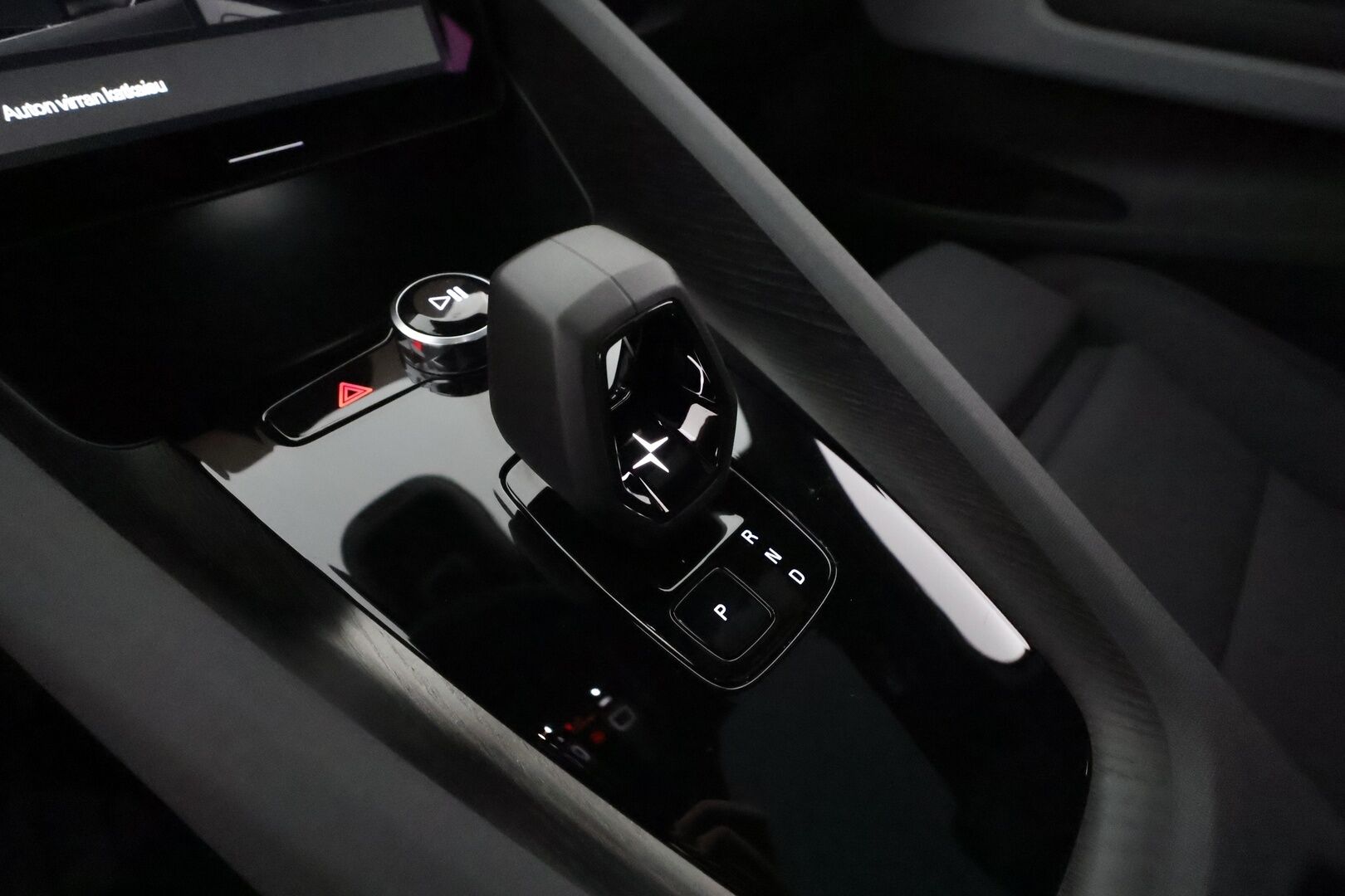 Polestar 2 2021 Launch Edition **1.Om Suomi-auto / 360° Kamera / Lasikatto / Koukku / Adapt.Vakkari / Sporttipenkki Muistilla** - 3,99 % KORKOTARJOUS TÄHÄN AUTOON - Akku kuntotarkastettu / Pixel-LED / Harman/Kardon / Kaistavahti / Google Maps / KeylessGO 2x Renkaat