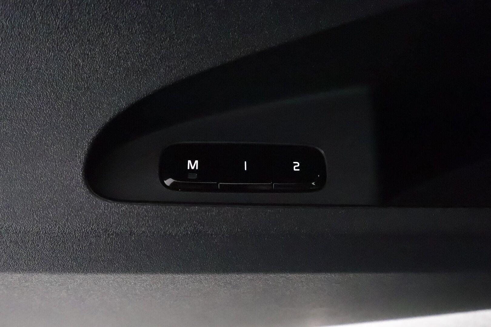 Polestar 2 2021 Launch Edition **1.Om Suomi-auto / 360° Kamera / Lasikatto / Koukku / Adapt.Vakkari / Sporttipenkki Muistilla** - 3,99 % KORKOTARJOUS TÄHÄN AUTOON - Akku kuntotarkastettu / Pixel-LED / Harman/Kardon / Kaistavahti / Google Maps / KeylessGO 2x Renkaat