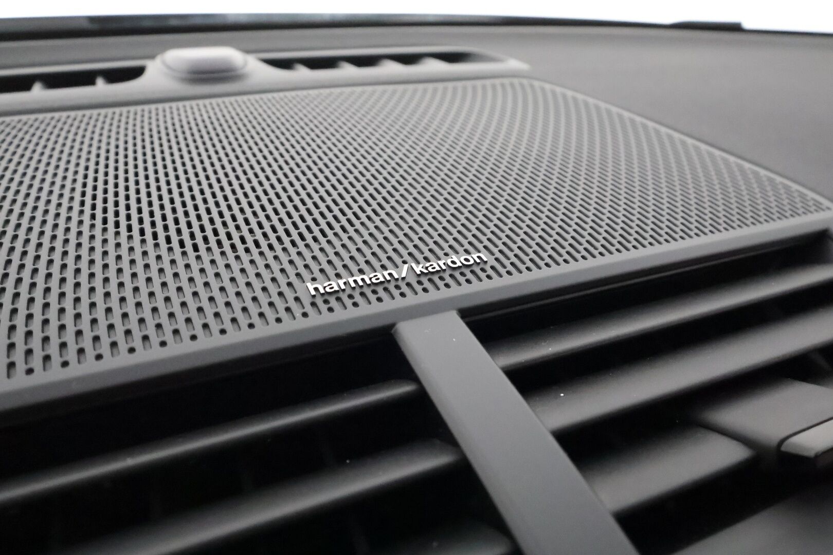 Polestar 2 2021 Launch Edition **1.Om Suomi-auto / 360° Kamera / Lasikatto / Koukku / Adapt.Vakkari / Sporttipenkki Muistilla** - 3,99 % KORKOTARJOUS TÄHÄN AUTOON - Akku kuntotarkastettu / Pixel-LED / Harman/Kardon / Kaistavahti / Google Maps / KeylessGO 2x Renkaat
