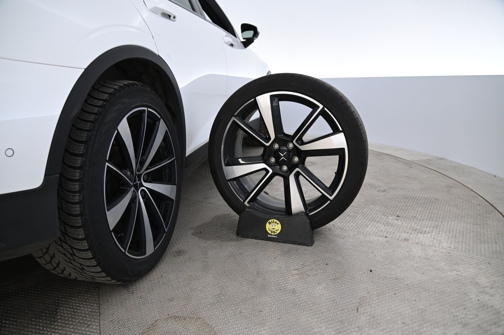 Polestar 2 2021 Long Range Dual Motor, 350kW, 78kWh *Muistipenkit / H&K / VOC / Pilot assist / 360° Kamera / Pixel LED / KeylessGo - 3,99 % KORKOTARJOUS TÄHÄN AUTOON - Suomi-auto! Täyteen varusteltu ja tehokkaampi malli! Helmiäisvalkoinen!