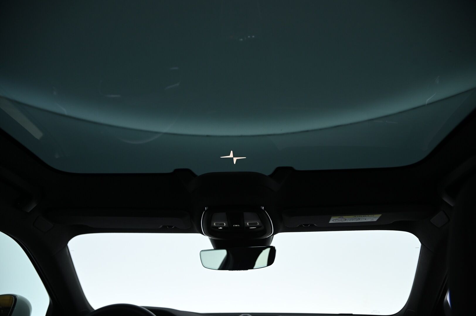Polestar 2 2021 Long Range Dual Motor, 350kW, 78kWh *Muistipenkit / H&K / VOC / Pilot assist / 360° Kamera / Pixel LED / KeylessGo - 3,99 % KORKOTARJOUS TÄHÄN AUTOON - Suomi-auto! Täyteen varusteltu ja tehokkaampi malli! Helmiäisvalkoinen!