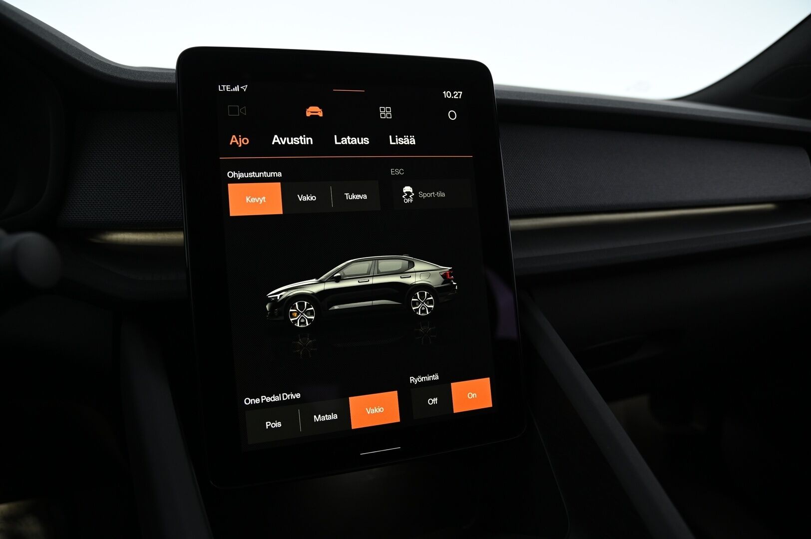 Polestar 2 2021 Long Range Dual Motor, 350kW, 78kWh *Muistipenkit / H&K / VOC / Pilot assist / 360° Kamera / Pixel LED / KeylessGo - 3,99 % KORKOTARJOUS TÄHÄN AUTOON - Suomi-auto! Täyteen varusteltu ja tehokkaampi malli! Helmiäisvalkoinen!