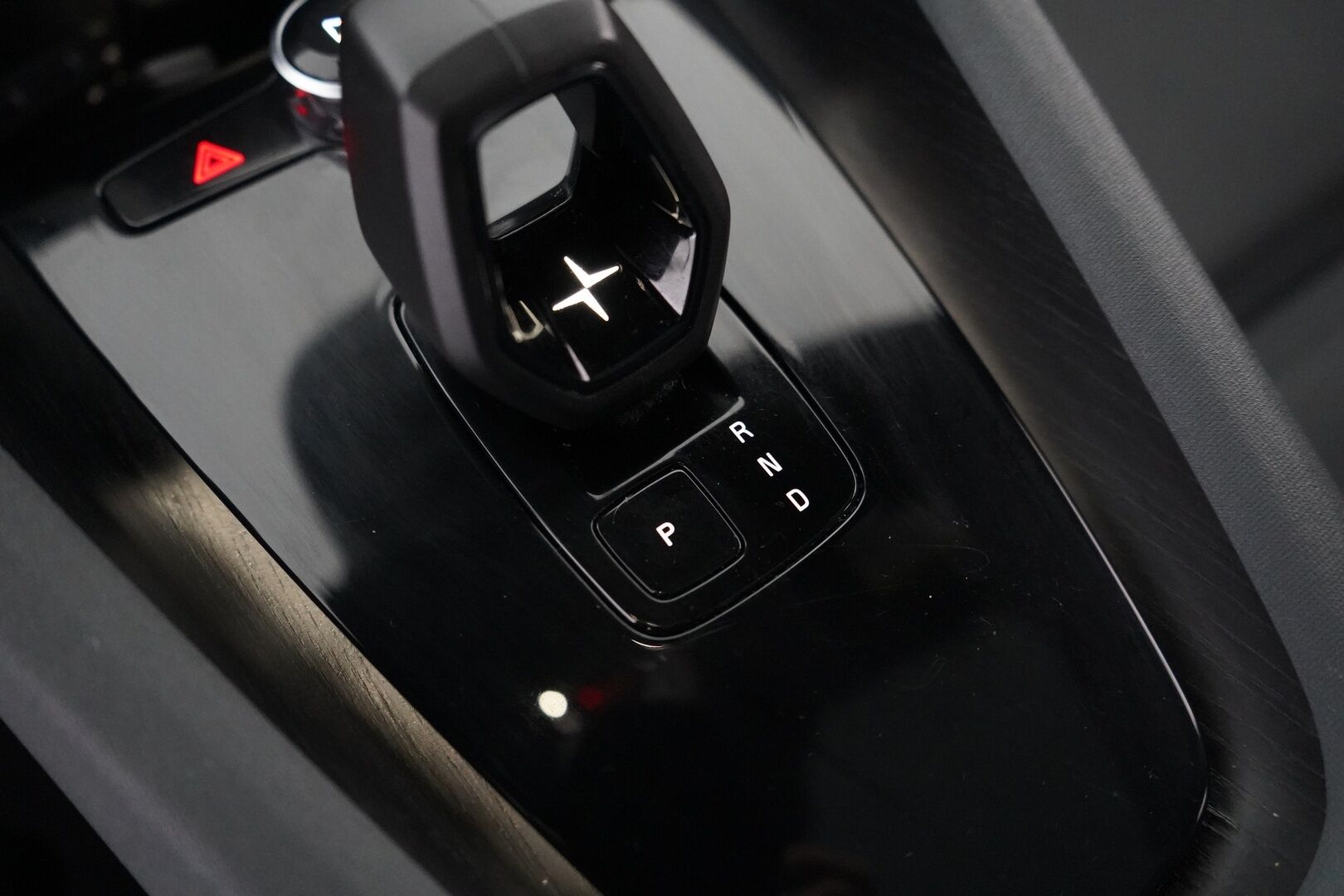 Polestar 2 2021 Long Range Dual Motor, 300kW, 78kWh *Koukku / ACC / H&K / Lasikatto / Muistipenkki* - Suomi-auto / SOH 89.6% / Kahdet renkaat OEM vantein / Säntillinen huoltohistoria