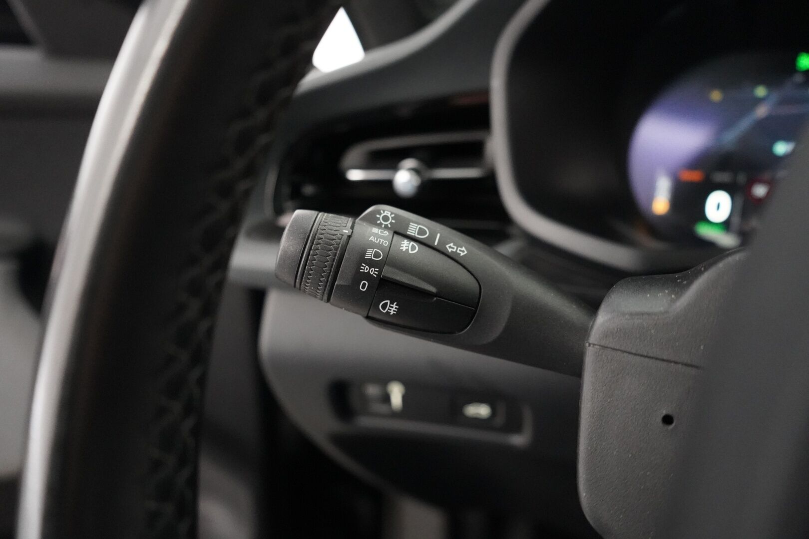 Polestar 2 2021 Long Range Dual Motor, 300kW, 78kWh *Koukku / ACC / H&K / Lasikatto / Muistipenkki* - Suomi-auto / SOH 89.6% / Kahdet renkaat OEM vantein / Säntillinen huoltohistoria