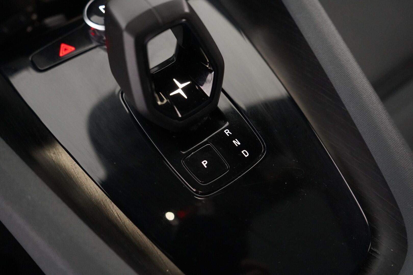 Polestar 2 2021 Long Range Dual Motor, 300kW, 78kWh *Koukku / ACC / H&K / Lasikatto / Muistipenkki* - Suomi-auto / SOH 89.6% / Kahdet renkaat OEM vantein / Säntillinen huoltohistoria