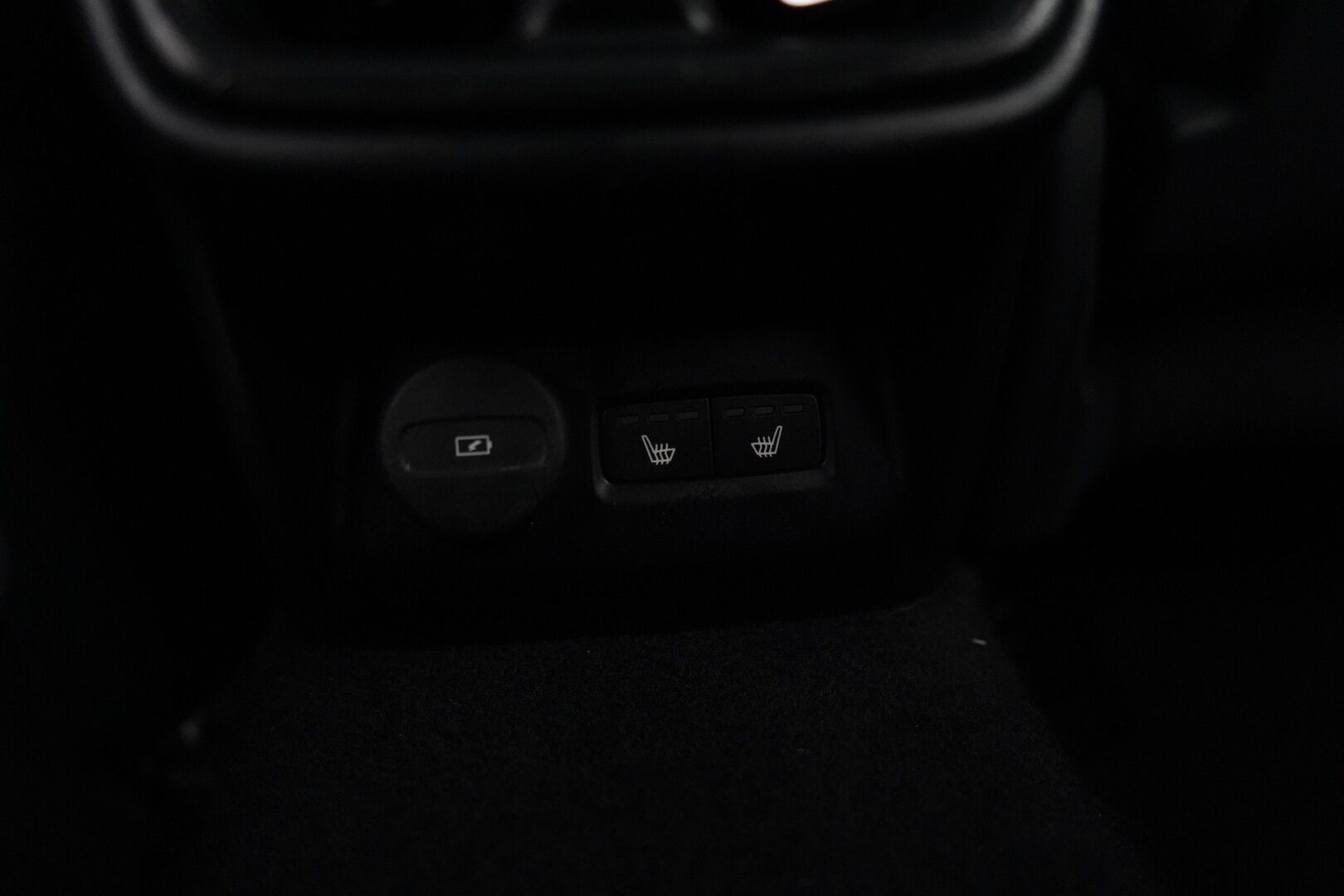 Polestar 2 2021 Long Range Dual Motor, 300kW, 78kWh *Koukku / ACC / H&K / Lasikatto / Muistipenkki* - Suomi-auto / SOH 89.6% / Kahdet renkaat OEM vantein / Säntillinen huoltohistoria