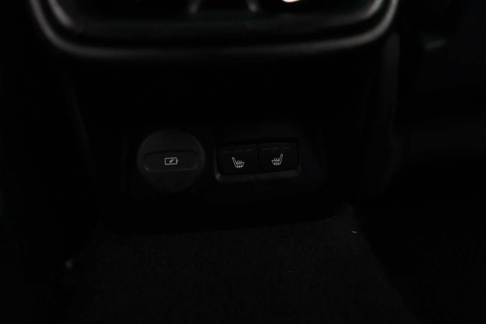 Polestar 2 2021 Long Range Dual Motor, 300kW, 78kWh *Koukku / ACC / H&K / Lasikatto / Muistipenkki* - Suomi-auto / SOH 89.6% / Kahdet renkaat OEM vantein / Säntillinen huoltohistoria