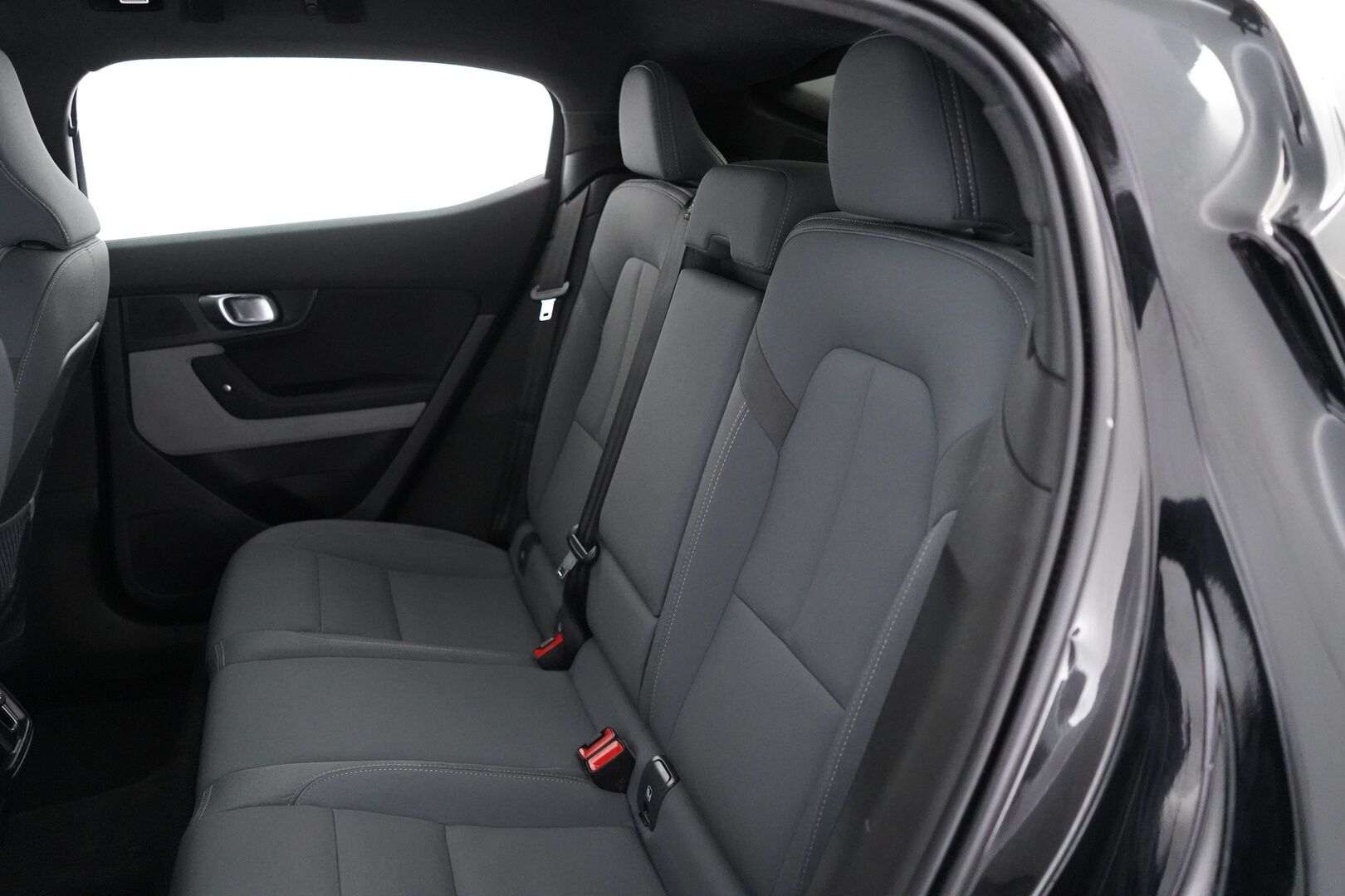 Polestar 2 2021 Long Range Dual Motor, 300kW, 78kWh *Koukku / ACC / H&K / Lasikatto / Muistipenkki* - Suomi-auto / SOH 89.6% / Kahdet renkaat OEM vantein / Säntillinen huoltohistoria